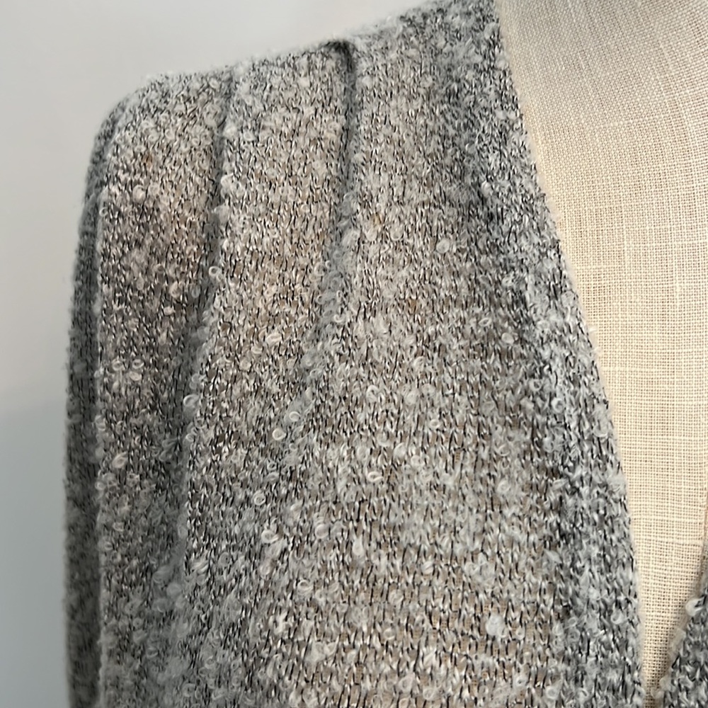 Cardigan lightweight. Rounded hemline. - Picture 8 of 8